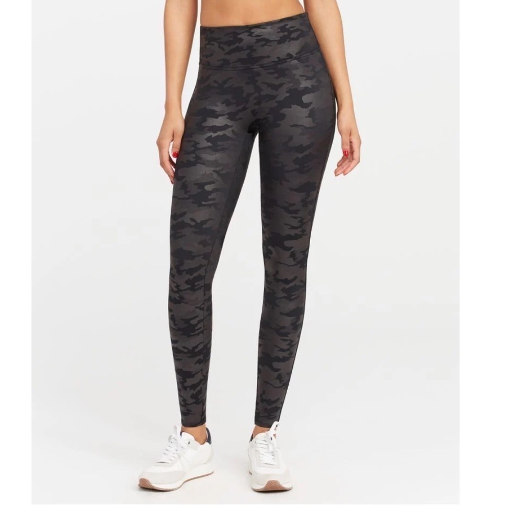 NWT Spanx Faux Leather Camo Black Leggings Size Small
